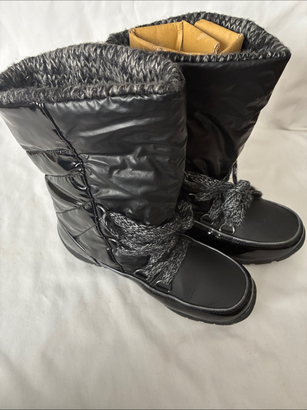 Sporto Boots Charley Black Quilted Wool Blend Barefoot Wool Insole Sweater  Knit